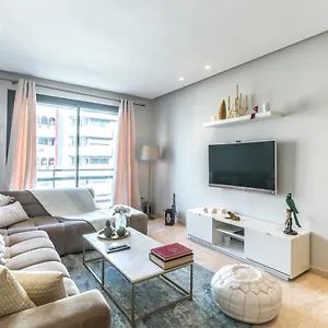 Appartement Comfortable & Elegant Flat In A Lively Place By Shortstaymaroc, Casablanca